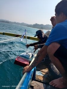 Gambar 2. Nelayan Ujung Lancang sedang melakukan aksi TC Sumber: Doc. Pribadi Akar Global Insisiatif